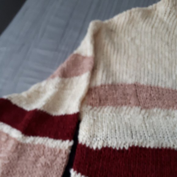 Sweater by Vince Camuto - Oasis Bloom/Sand Drift - Size XL - Picture 6 of 8